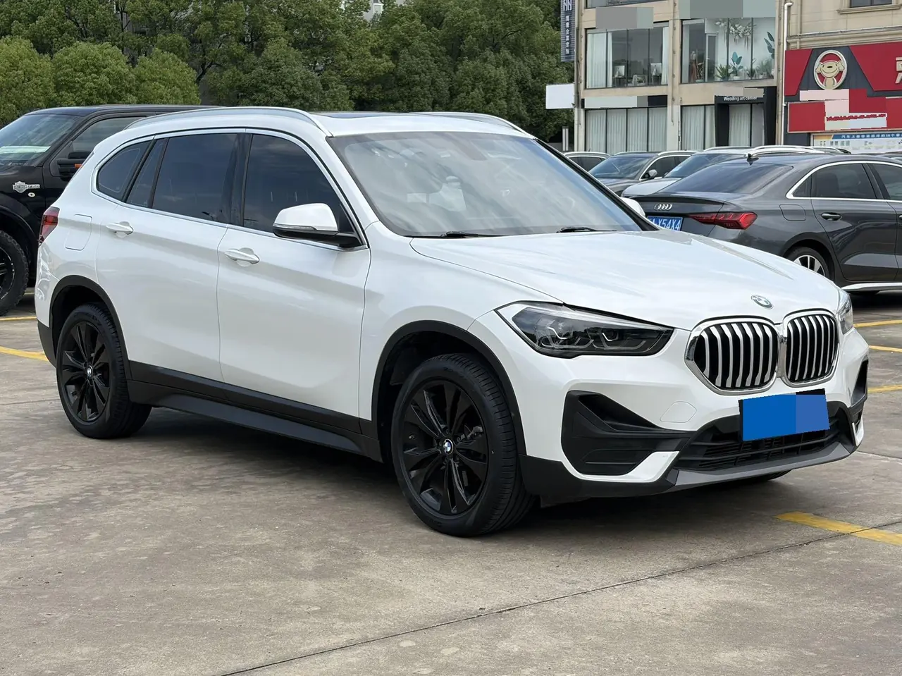 BMW 2021 X1 sDrive20Li 1.5T fashion automatic gear 3