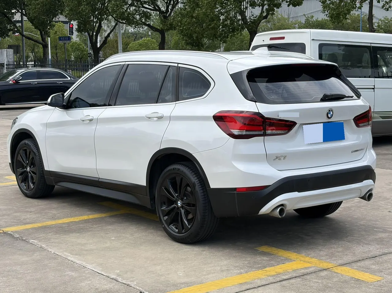BMW 2021 X1 sDrive20Li 1.5T fashion automatic gear 5