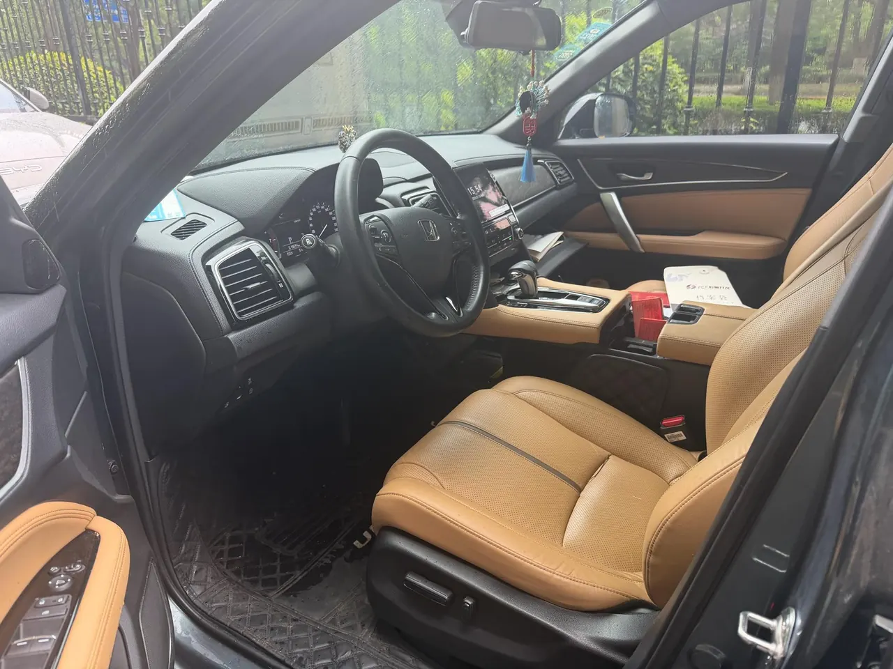 Honda 2020 UR-V 1.5T Stepless 240TURBO Two-Drive Elegant Edition Automatic Gear 2
