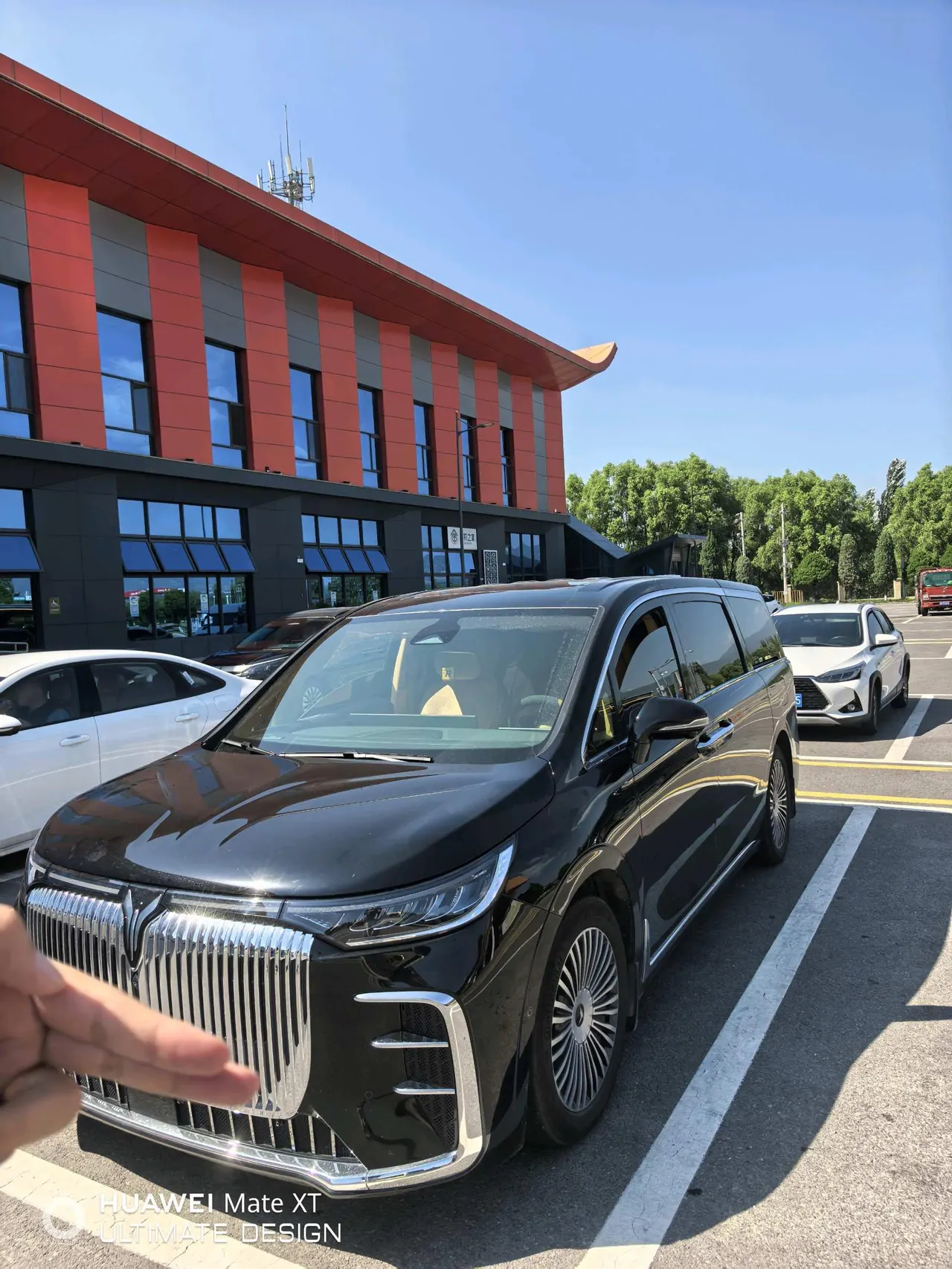 Open image lightbox: Voyah 2025 Dreamers PHEV 1.5T Four-wheel Drive Excellence Dry Kun Edition Automatic Gear