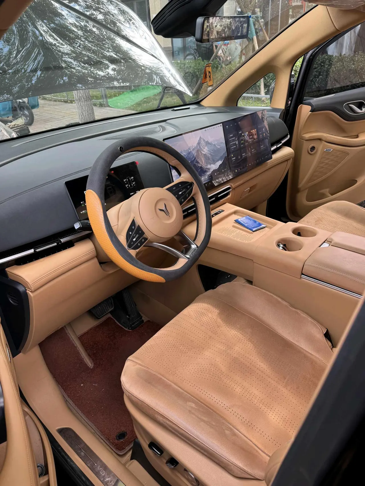 Voyah 2025 Dreamers PHEV 1.5T Four-wheel Drive Excellence Dry Kun Edition Automatic Gear 6