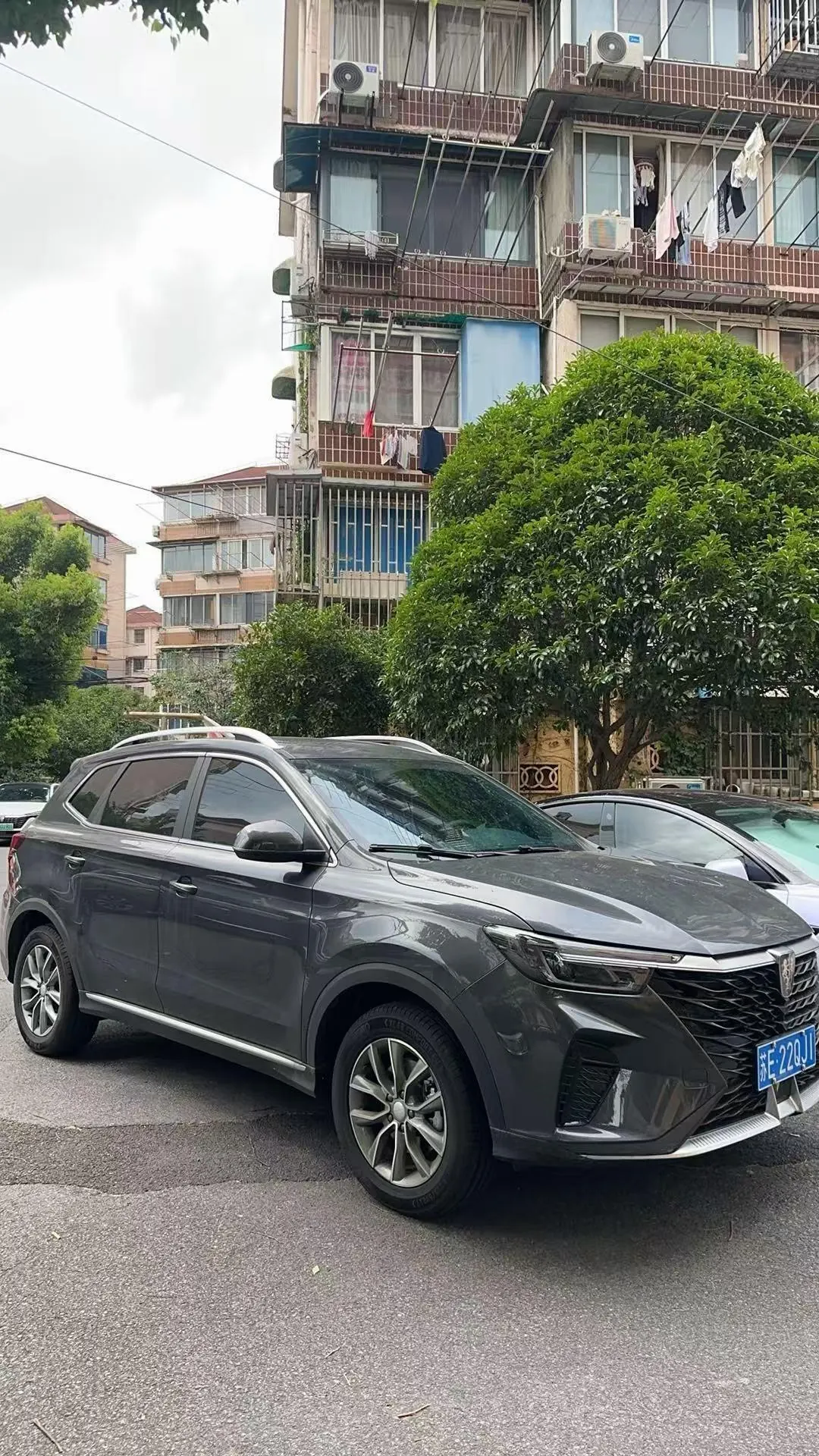 Roewe 2025 RX5 PLUS 1.5TGI 330TGI Lingchao Zhihui Edition Automatic Gear 2