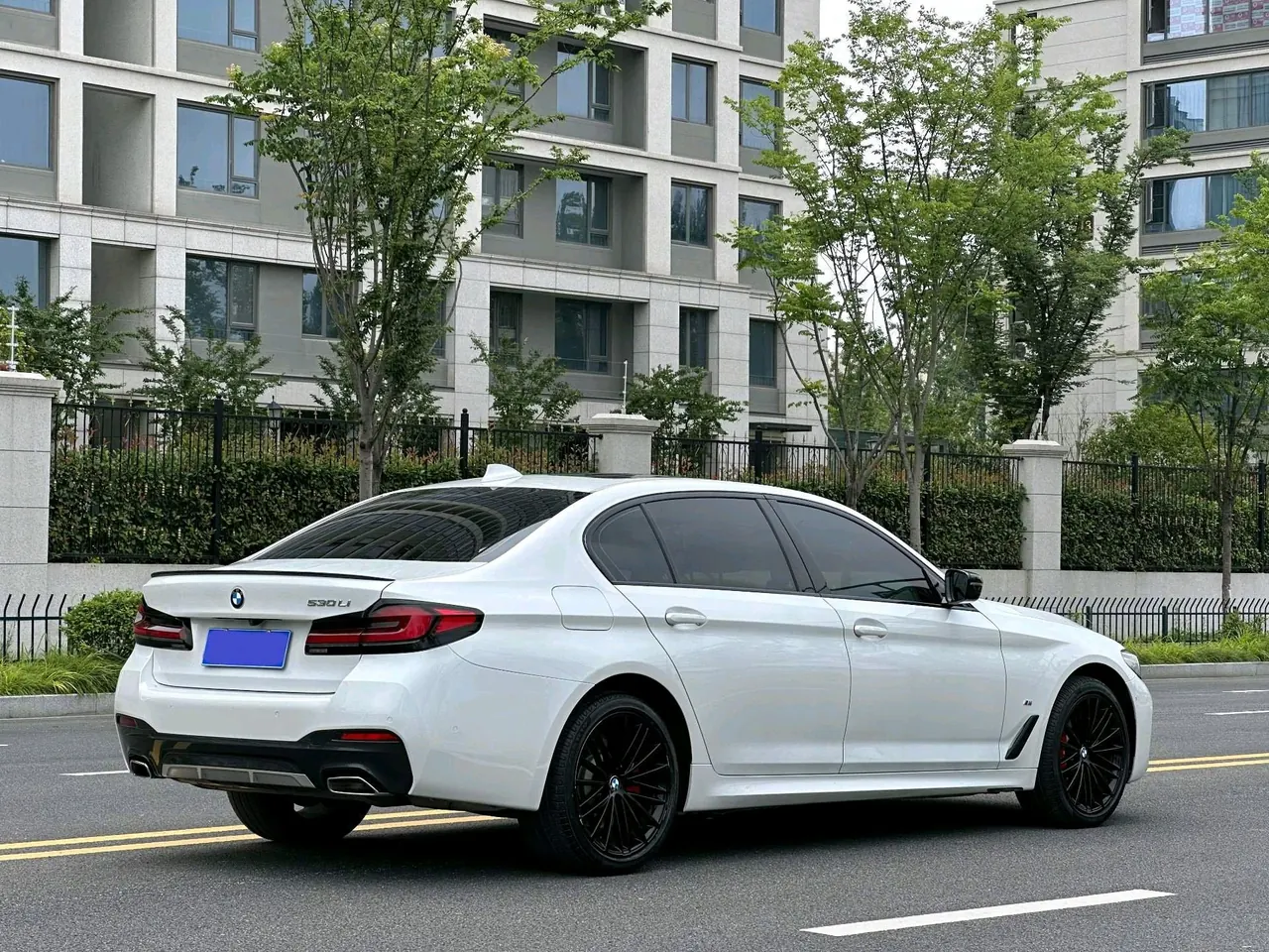 BMW 5 Series 2022 530Li 2.0T Leading M Sports Suit (Change 2) Automatic Gear 6