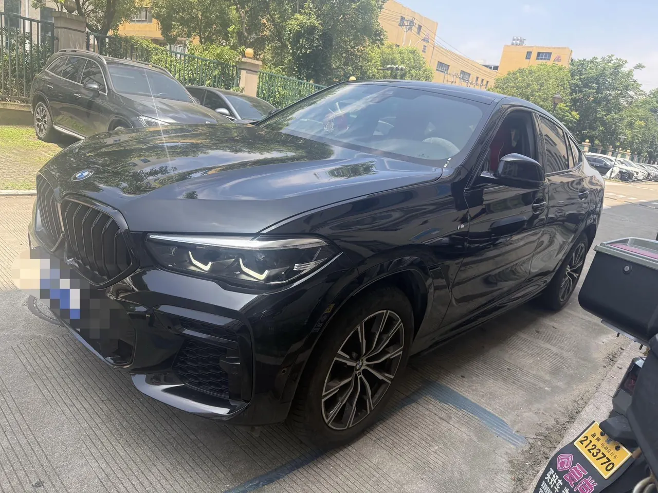 Открыть галерею: BMW X6 (Imported) 2022 X6 xDrive30i 2.0T M Sports Suit Automatic Gear