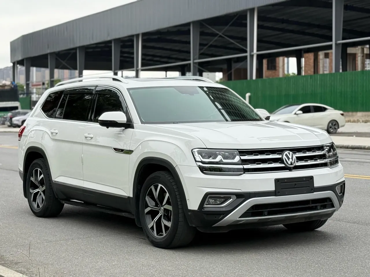 Volkswagen 2020 Tuang 2.0TSI 380TSI Four-wheel Drive Deluxe Edition Automatic Gear 3
