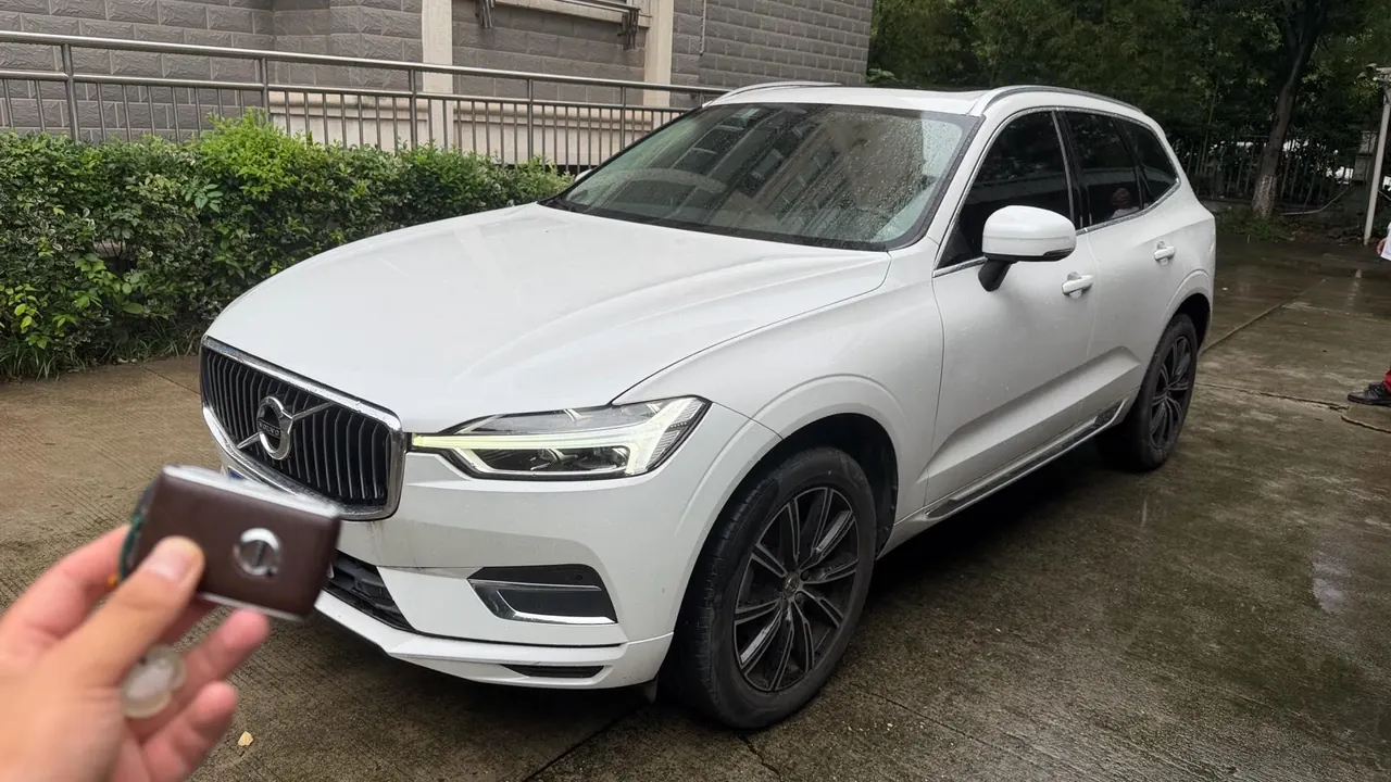 Volvo 2020 XC60 2.0T T5 4-wheel drive Zhiyuan Deluxe Edition Automatic Gear - View 1