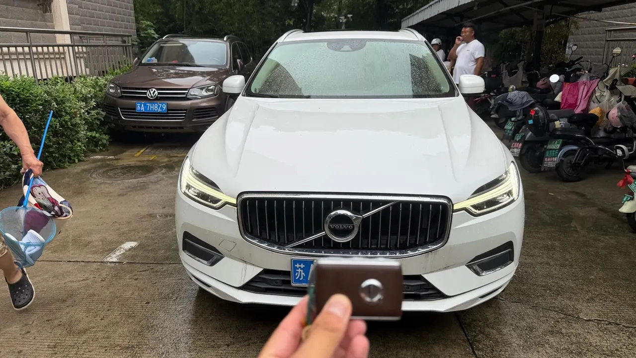 Volvo 2020 XC60 2.0T T5 4-wheel drive Zhiyuan Deluxe Edition Automatic Gear 2