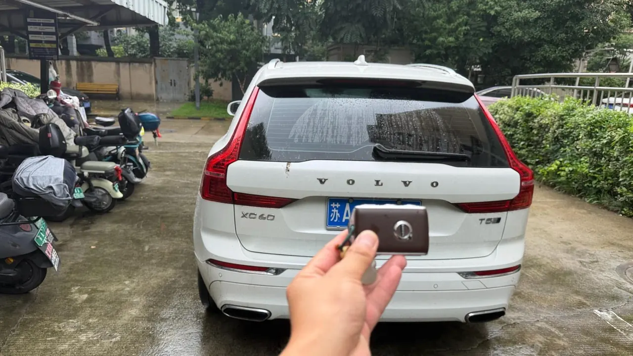 Volvo 2020 XC60 2.0T T5 4-wheel drive Zhiyuan Deluxe Edition Automatic Gear 6