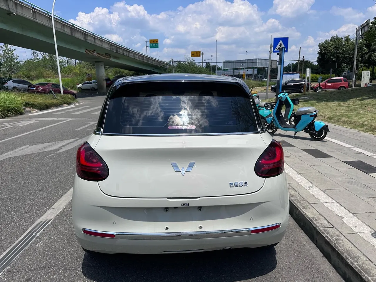 WuLing 2025 Plantronics 333km LingBox Connected Automatic Gear 4