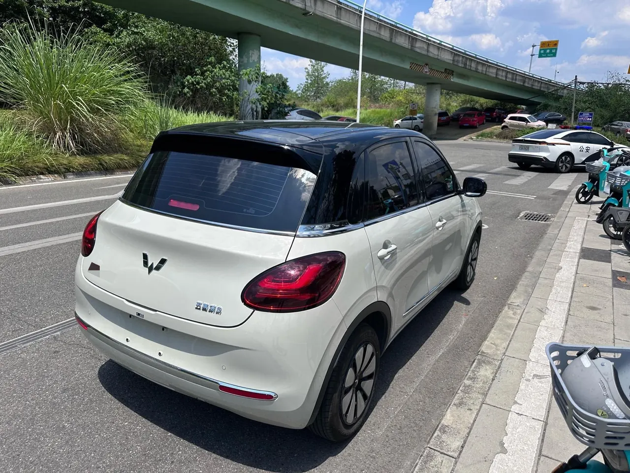 WuLing 2025 Plantronics 333km LingBox Connected Automatic Gear 6