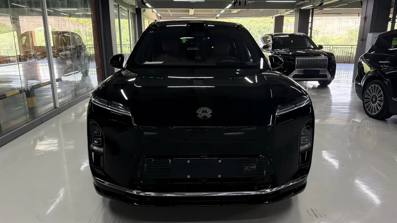 NIO 2026 ES8 6-seat executive deluxe automatic gear 2