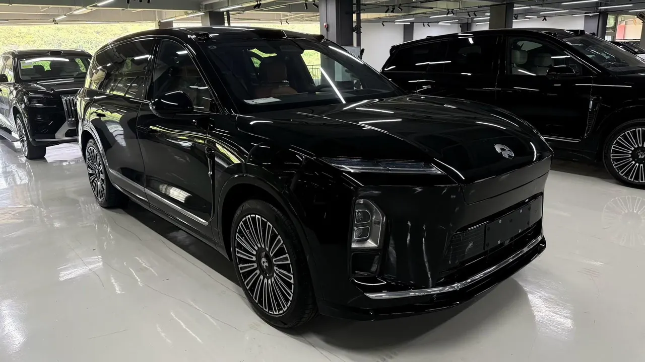 NIO 2026 ES8 6-seat executive deluxe automatic gear 3