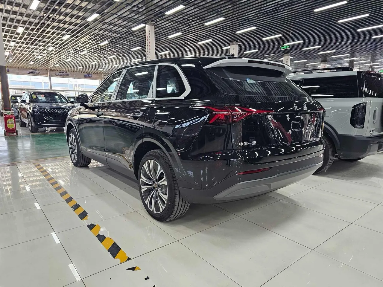HongQi 2026 HS6 PHEV 1.5T 220 Four-wheel Drive Smart Hybrid Automatic Gear 4