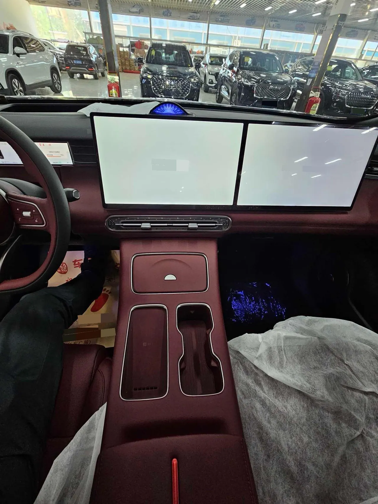 HongQi 2026 HS6 PHEV 1.5T 220 Four-wheel Drive Smart Hybrid Automatic Gear 9