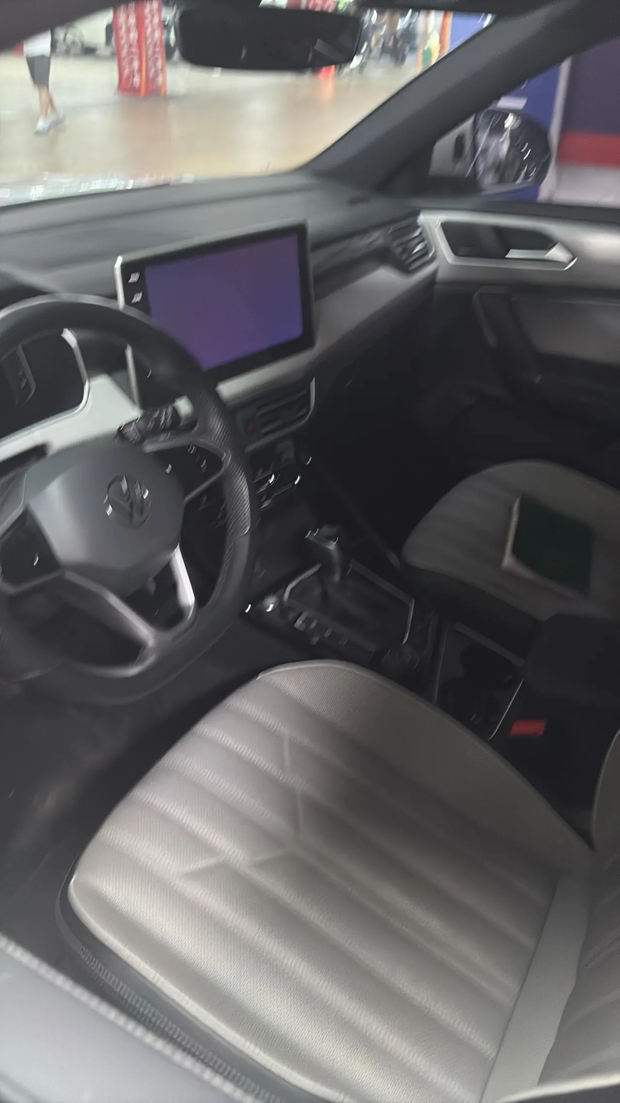 Volkswagen 2023 Tanyue 2.0TSI 380TSI four-wheel drive R-Line high-energy version of automatic gear 4