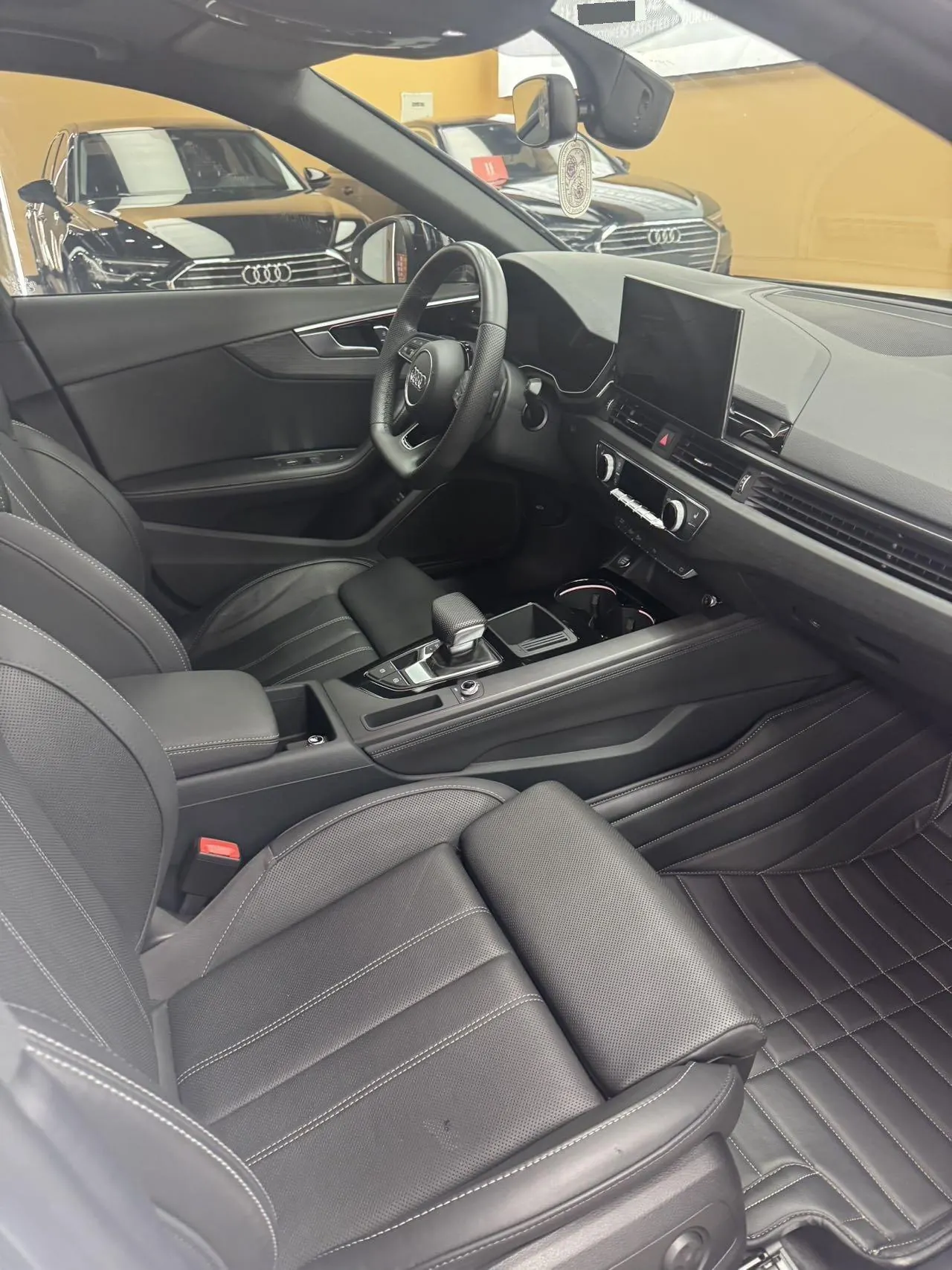 Audi 2023 A4L 2.0TFSI 40TFSI Deluxe Dynamic Automatic 5
