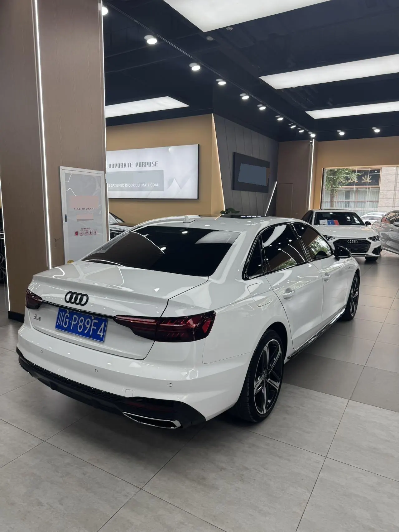Audi 2023 A4L 2.0TFSI 40TFSI Deluxe Dynamic Automatic 6