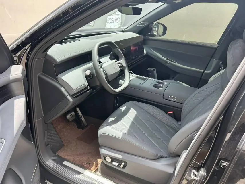 Volkswagen 2026 ID.ERA 9X Max 4-wheel drive automatic gear 2