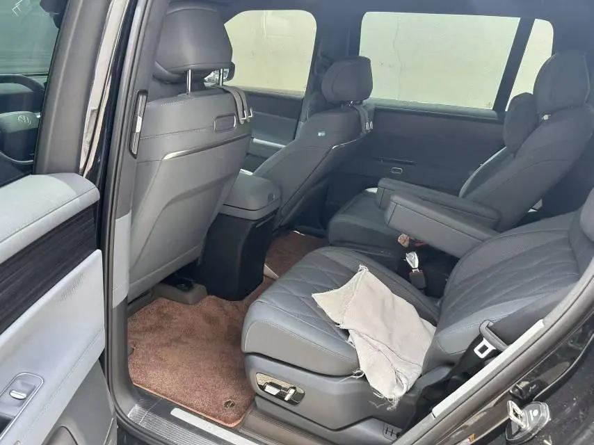 Volkswagen 2026 ID.ERA 9X Max 4-wheel drive automatic gear 3