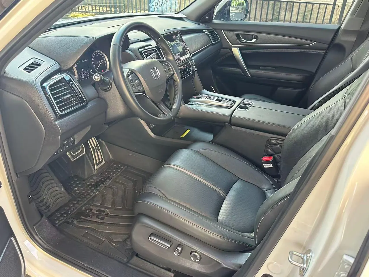 Honda 2020 UR-V 2.0T 370TURBO 4-wheel drive automatic gear 5