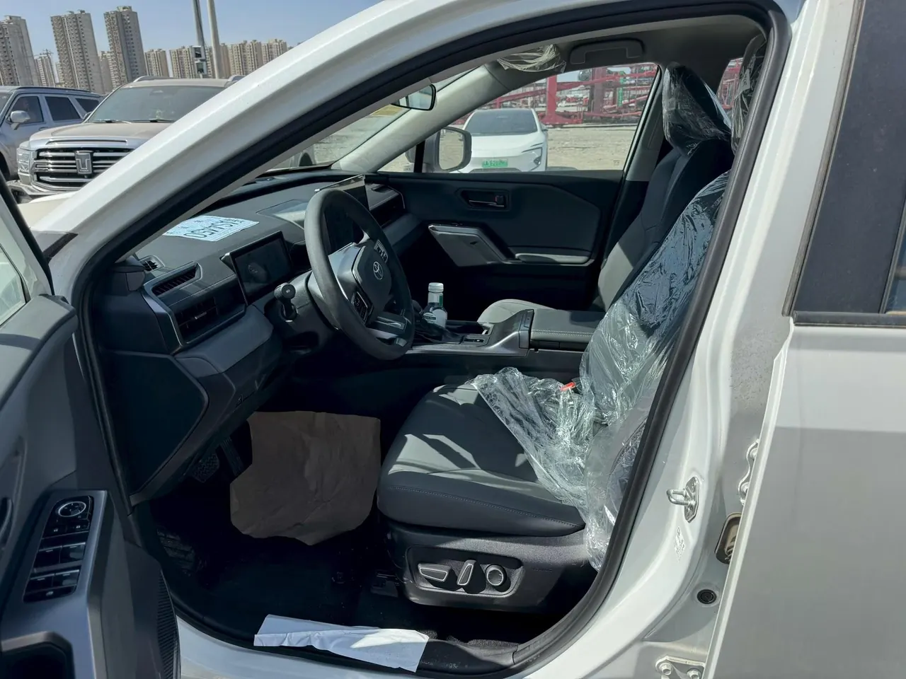 Toyota 2026 RAV4 Rongfang Double Engine 2.0 Stepless Two-Drive Elite Automatic Gear 5