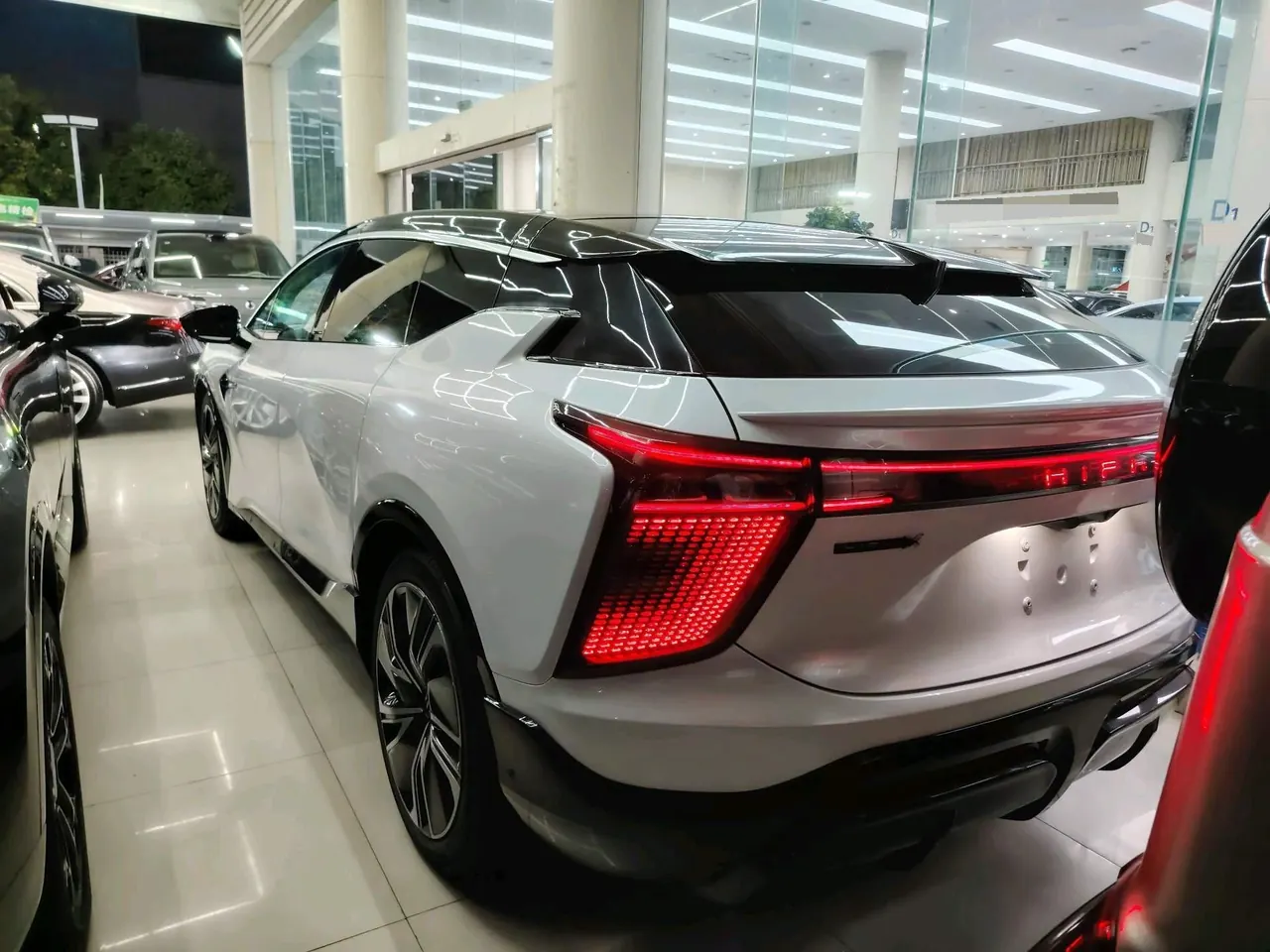 HiPhi 2022 HiPhi X Zhiyuan Edition 6-seat Long Endurance Edition Automatic Gear 7