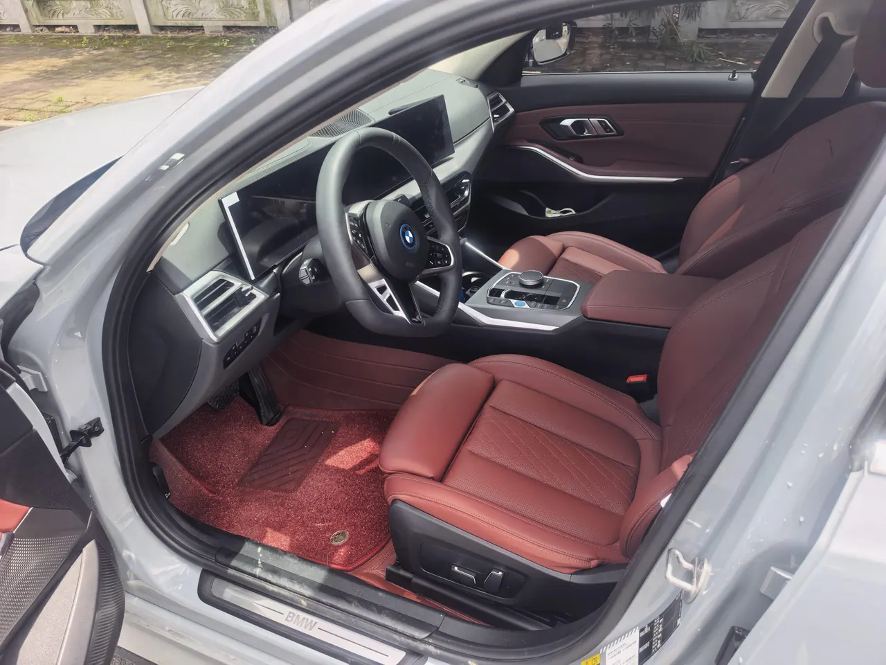 BMW 2025 i3 eDrive 35 L automatic gear 3