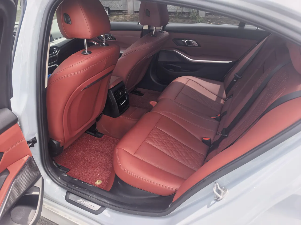 BMW 2025 i3 eDrive 35 L automatic gear 4