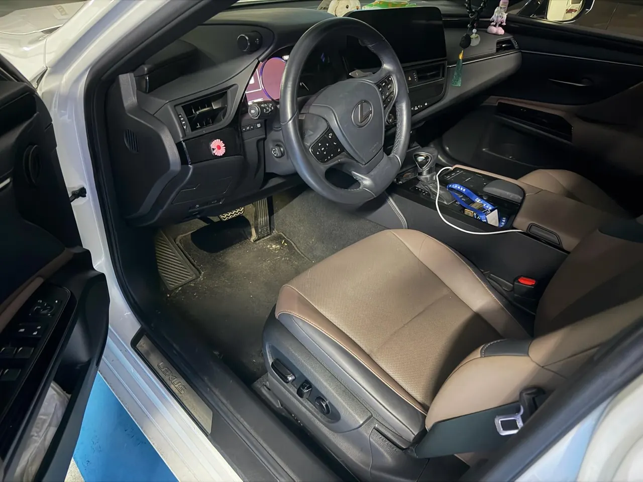 Lexus ES (Imported) 2022 ES200 2.0 Stepless Premium Edition Automatic Gear 4