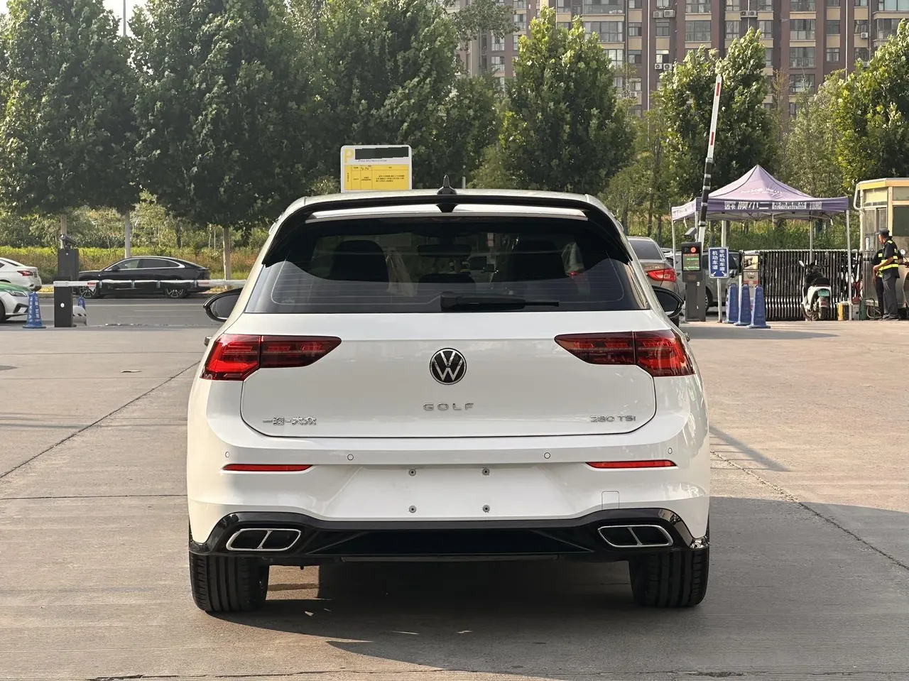Volkswagen 2023 Golf 8 R-Line 1.4TSI 280TSI Lite (Modified) Automatic Gear 9