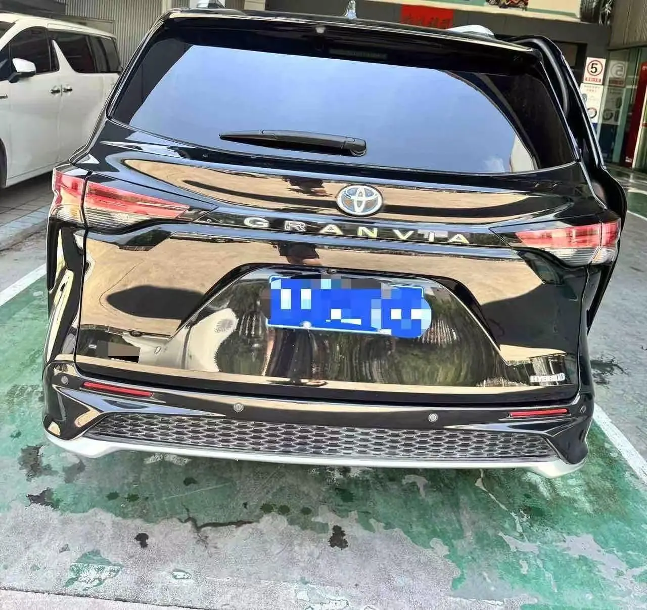 Toyota 2023 Grevia HYBRID 2.5 Stepless Distinguished Welfare PLUS Edition Automatic Gear 6