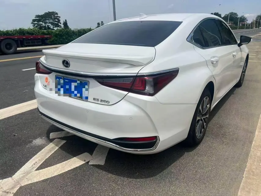 Lexus ES (Imported) 2022 ES200 2.0 Stepless Premium Edition Automatic Gear 4