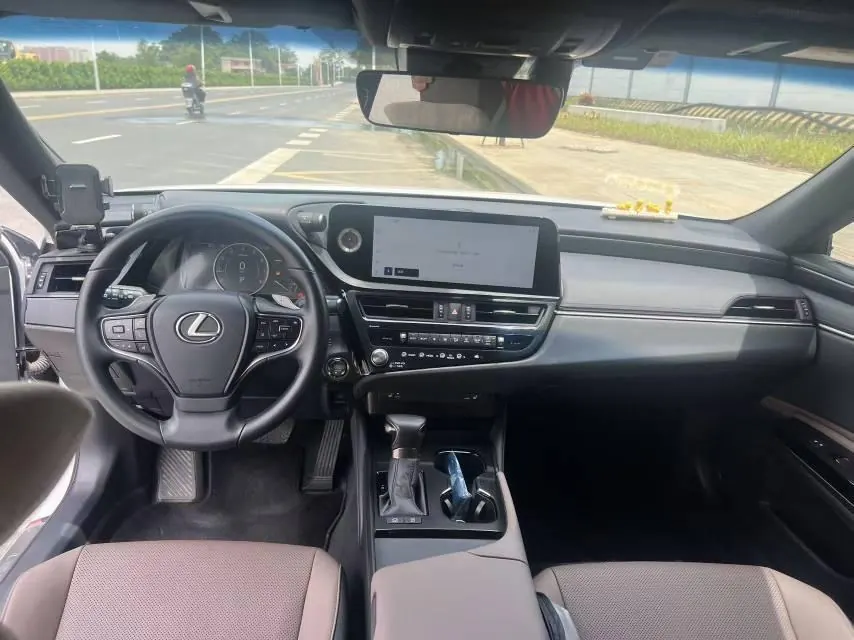 Lexus ES (Imported) 2022 ES200 2.0 Stepless Premium Edition Automatic Gear 5