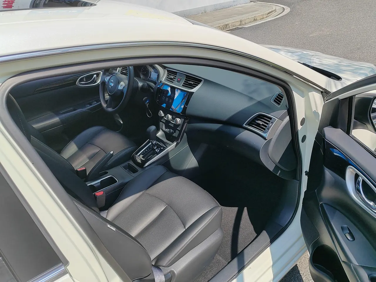 Nissan 2022 Sylphy Classic 1.6 Stepless XL Deluxe Automatic Gear 8