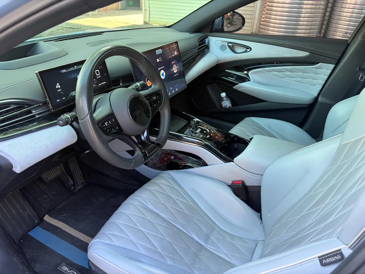 BYD 2022 seals 650km four-wheel drive performance version of automatic gear 5