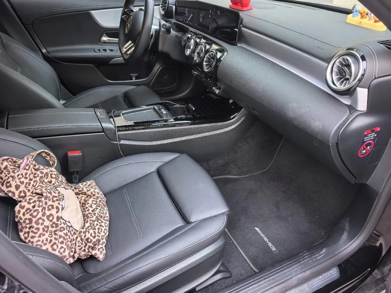 Mercedes Benz Class A AMG 2025 A 35 L AMG 4MATIC 48V 2.0T (modified) automatic gear 3