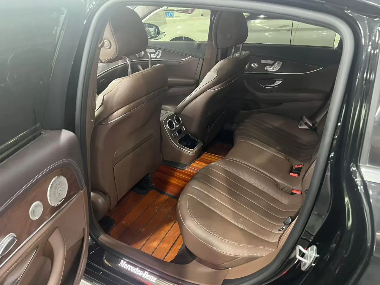 Mercedes Benz E Class 2022 E 300 L 2.0T Sports Fashion (Change 2) Automatic Gear 4