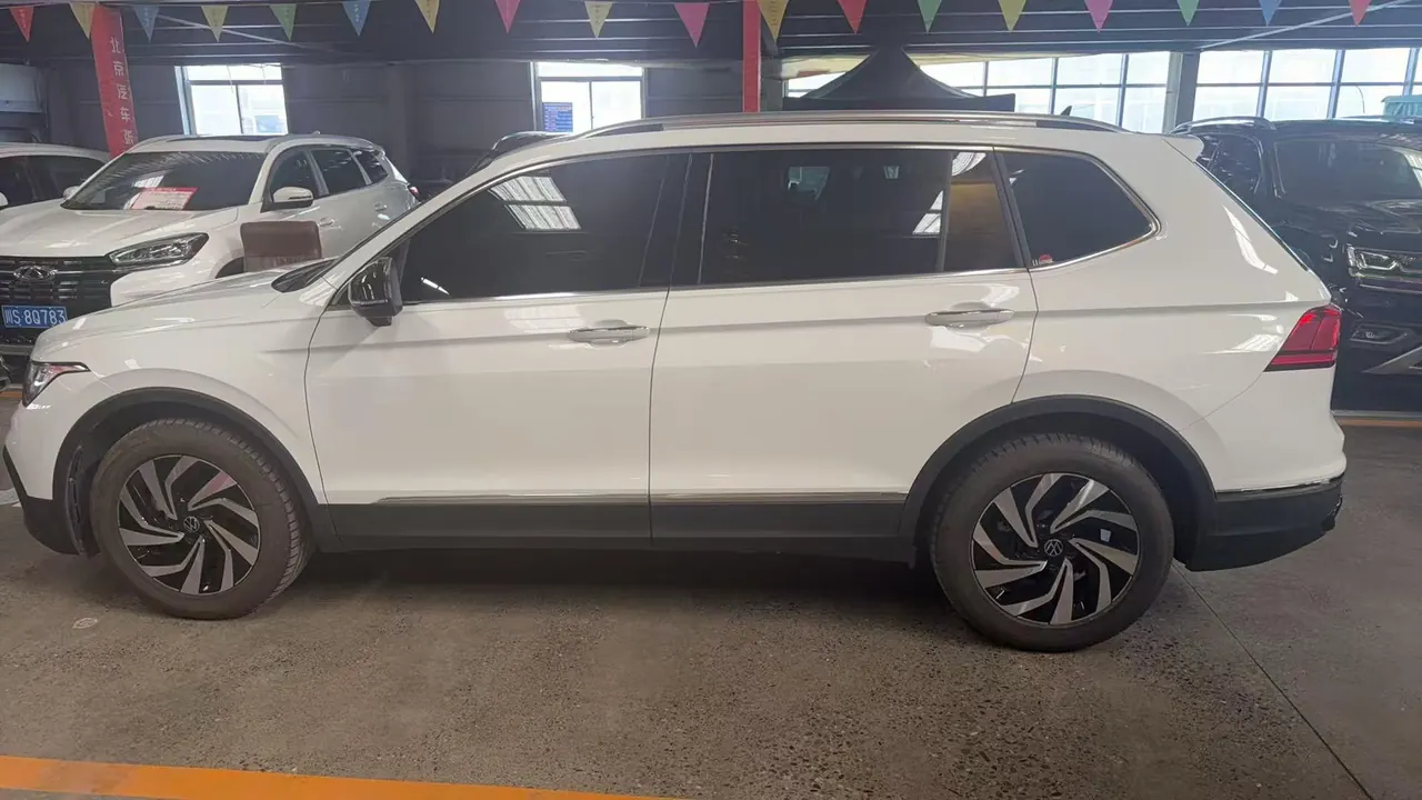 Volkswagen 2024 Tiguan L 1.5TSI 300TSI Two‑Wheel‑Drive Longteng Edition Automatic Transmission 2