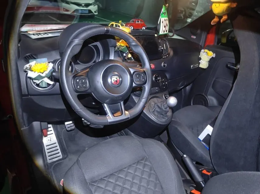 Fiat 500 (Imported) 2022 500 Abarth 1.4T Sequence Variable Speed Manual Gear 4