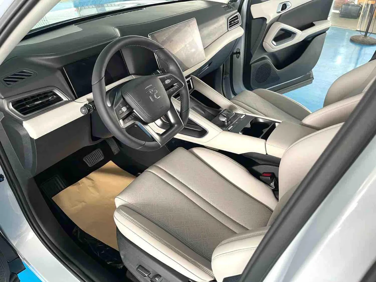 BYD 2024 Yuan UP 401KM Exceed Automatic Gear 4