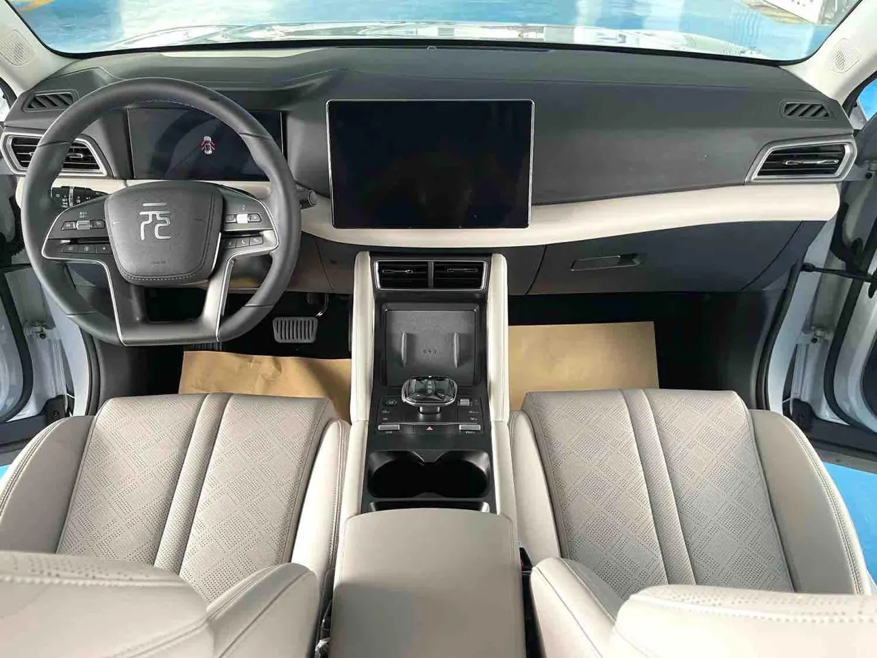 BYD 2024 Yuan UP 401KM Exceed Automatic Gear 5