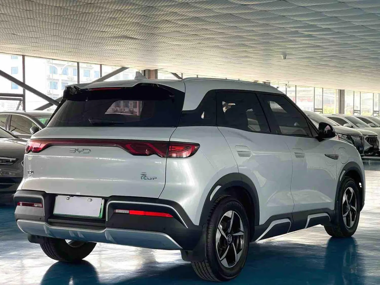 BYD 2024 Yuan UP 401KM Exceed Automatic Gear 9