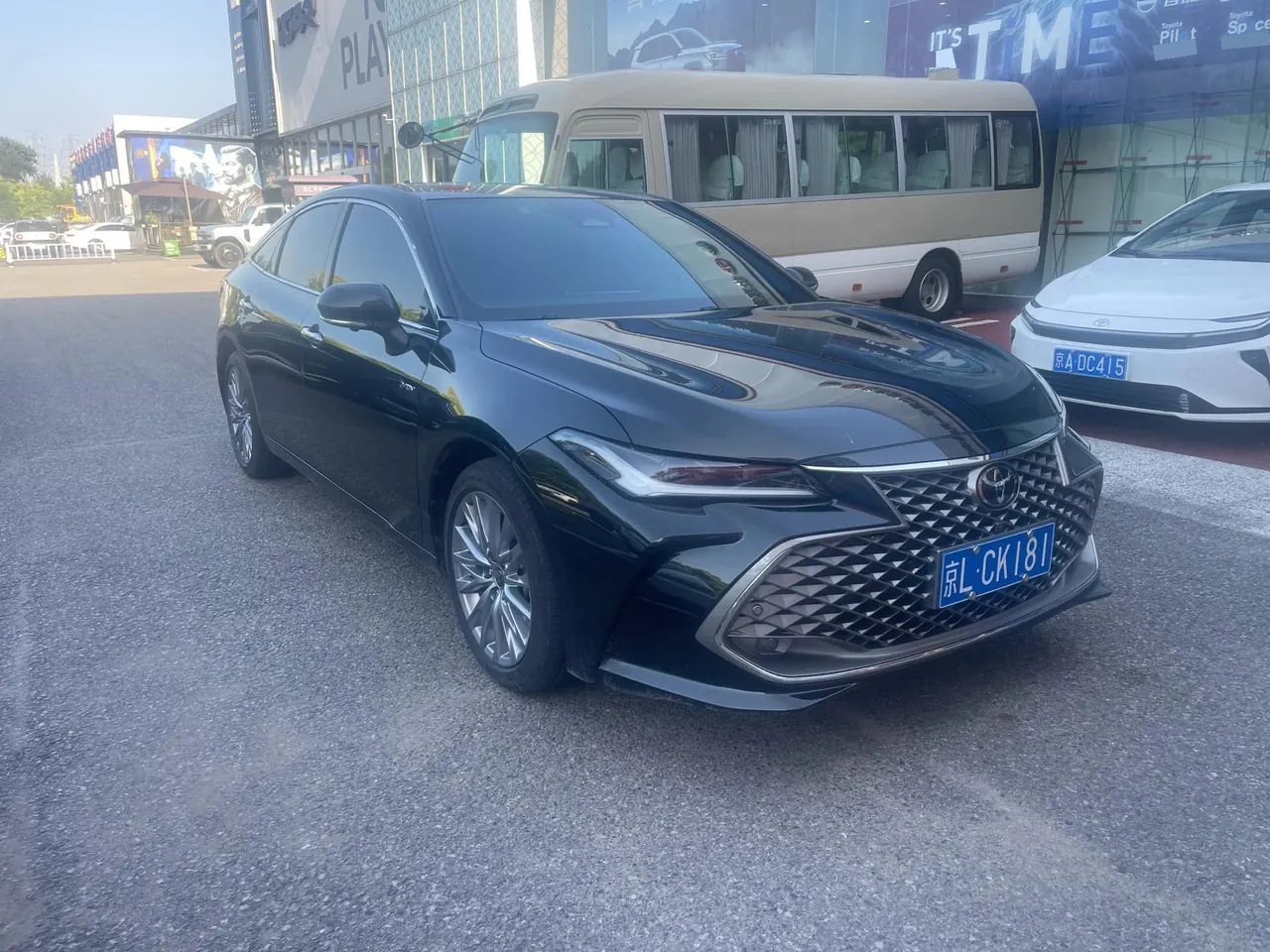 Toyota 2024 Asian Dragon Double Engine 2.5 Stepless XLE Premium Automatic Gear 3