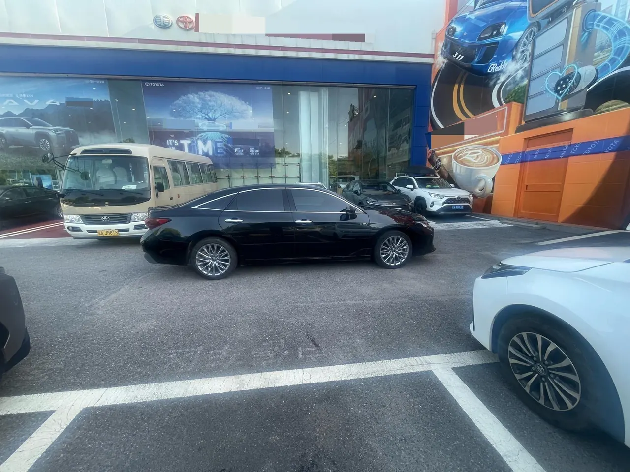 Toyota 2024 Asian Dragon Double Engine 2.5 Stepless XLE Premium Automatic Gear 7