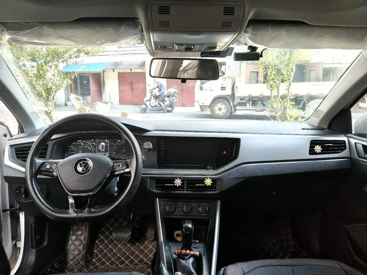 Volkswagen 2021 POLO Plus 1.5 Panoramic Music Edition Automatic Gear 3