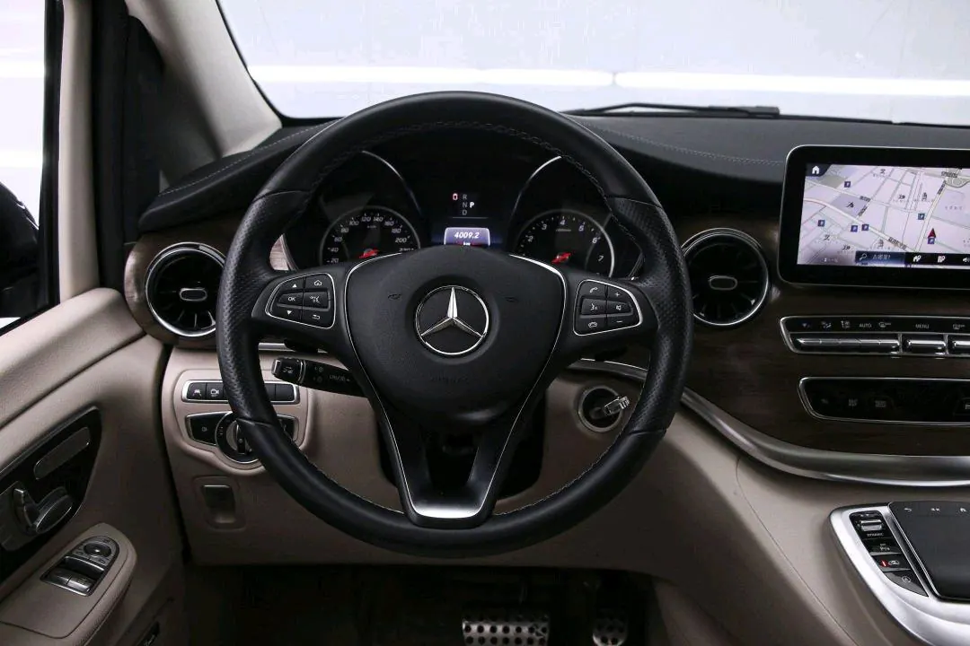 Mercedes Benz V 2021V 260 L 2.0T Premium Edition Automatic Gear 5