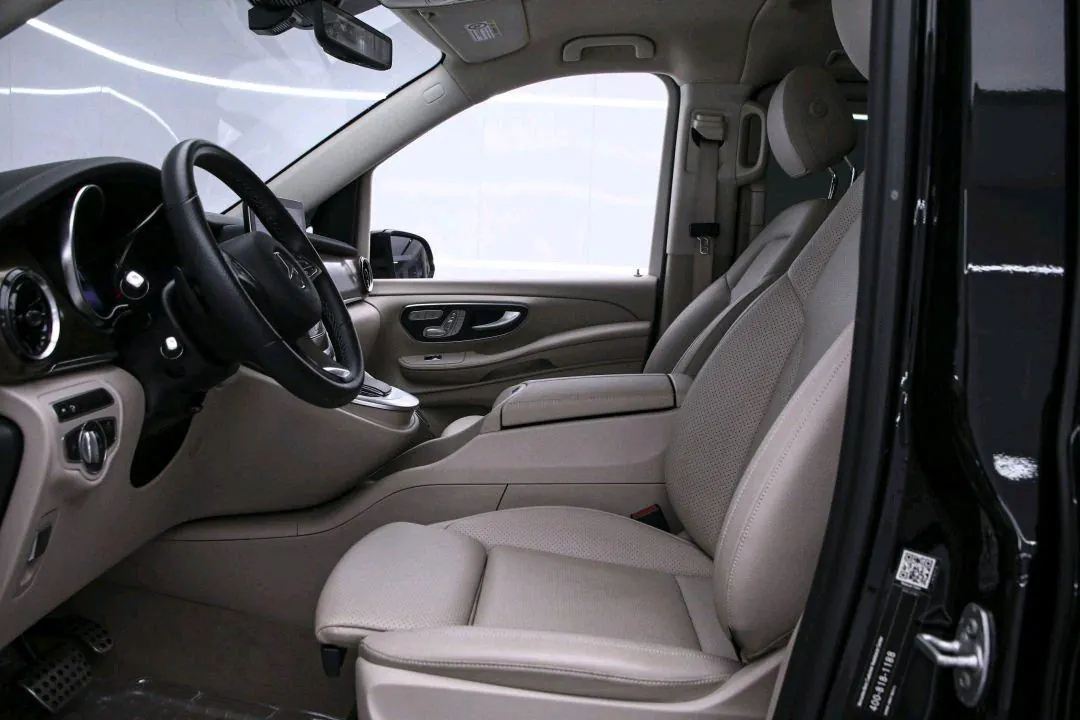 Mercedes Benz V 2021V 260 L 2.0T Premium Edition Automatic Gear 6