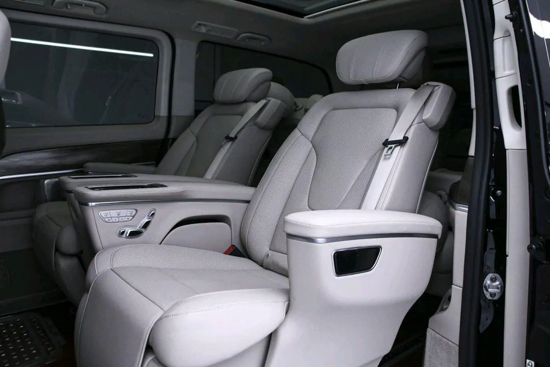 Mercedes Benz V 2021V 260 L 2.0T Premium Edition Automatic Gear 7