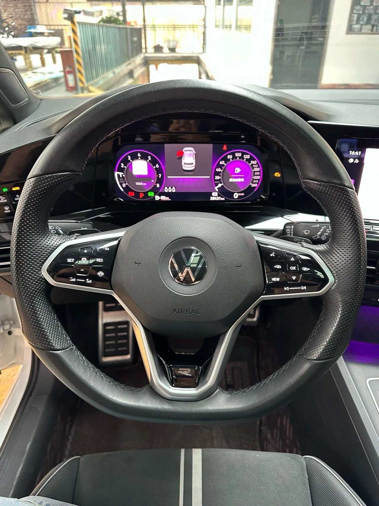 Volkswagen 2021 Golf 8 PRO 1.4TSI 280TSI Automatic 18