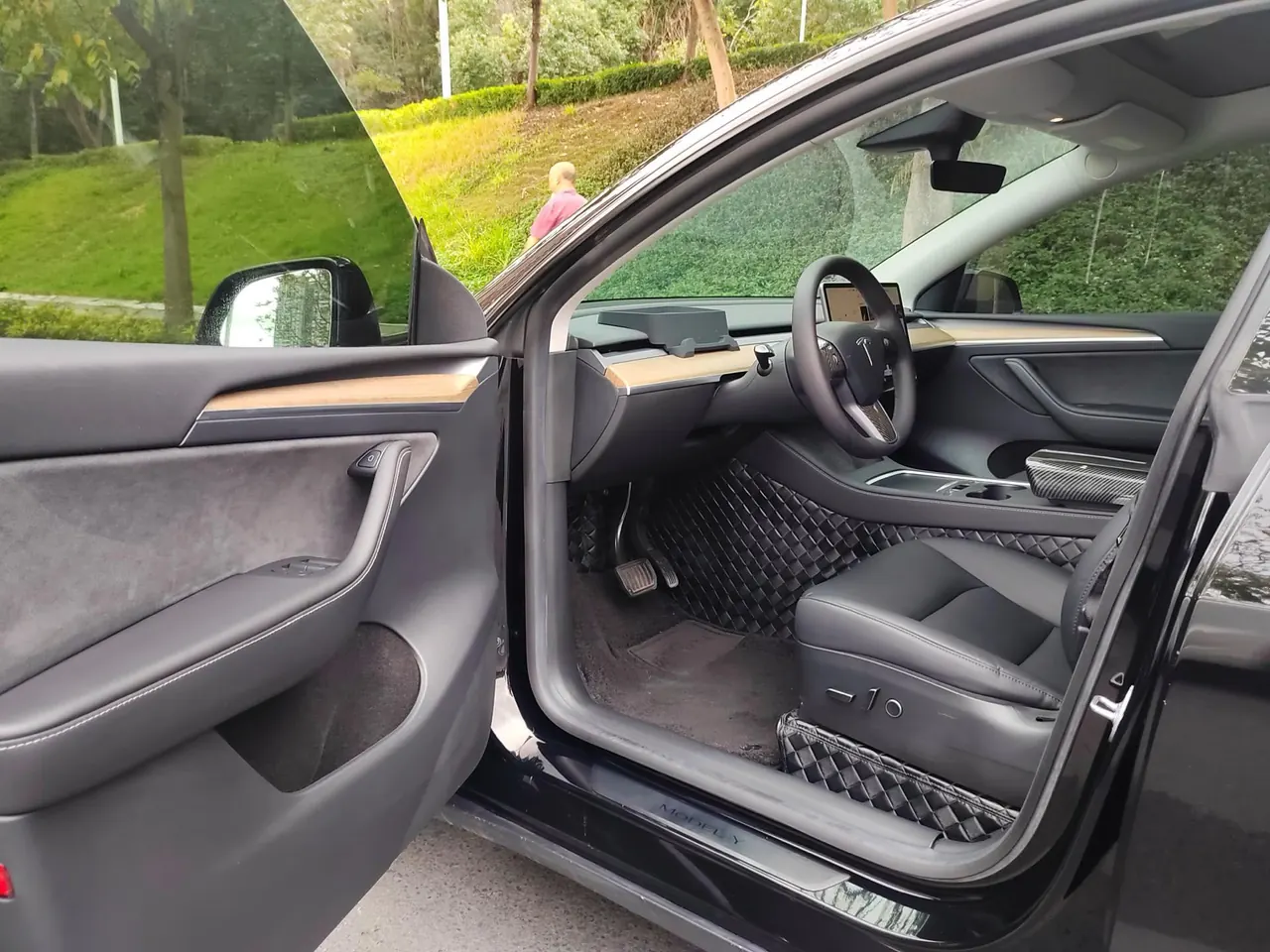 Tesla 2022 Model Y rear-wheel drive version automatic transmission 2